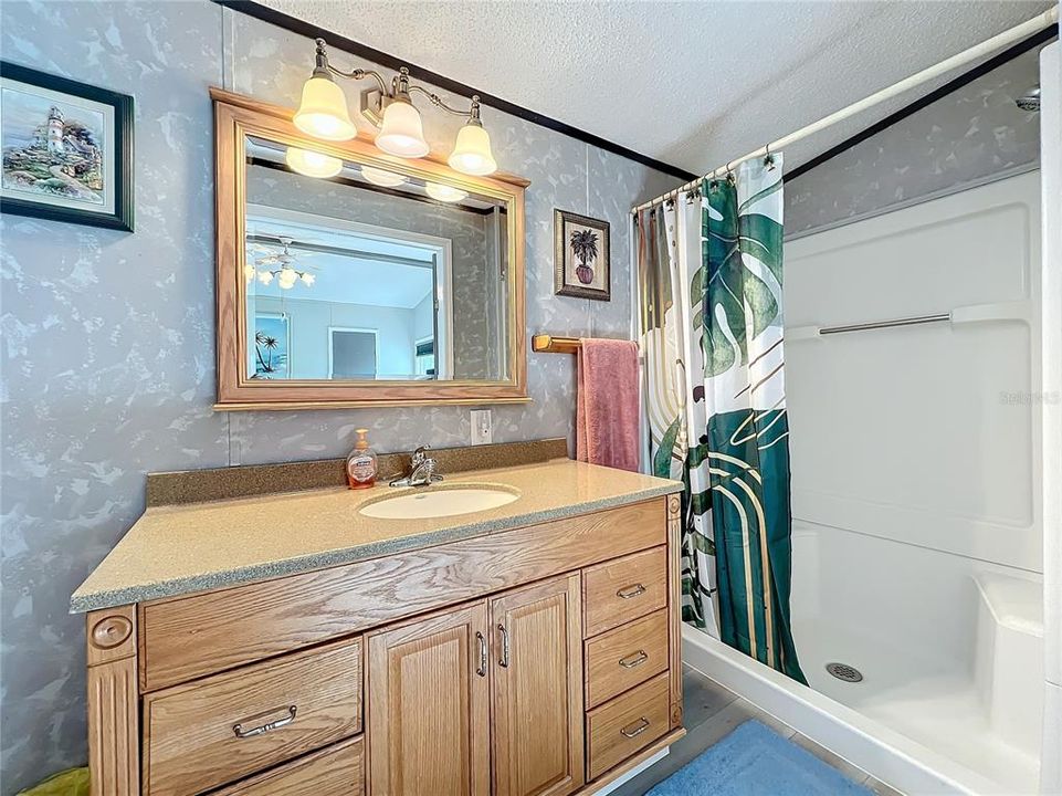 待售: $239,900 (2 贝兹, 2 浴室, 1080 平方英尺)