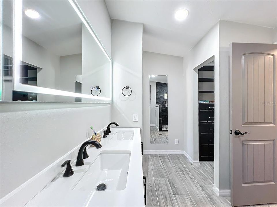 待售: $239,900 (2 贝兹, 2 浴室, 1080 平方英尺)