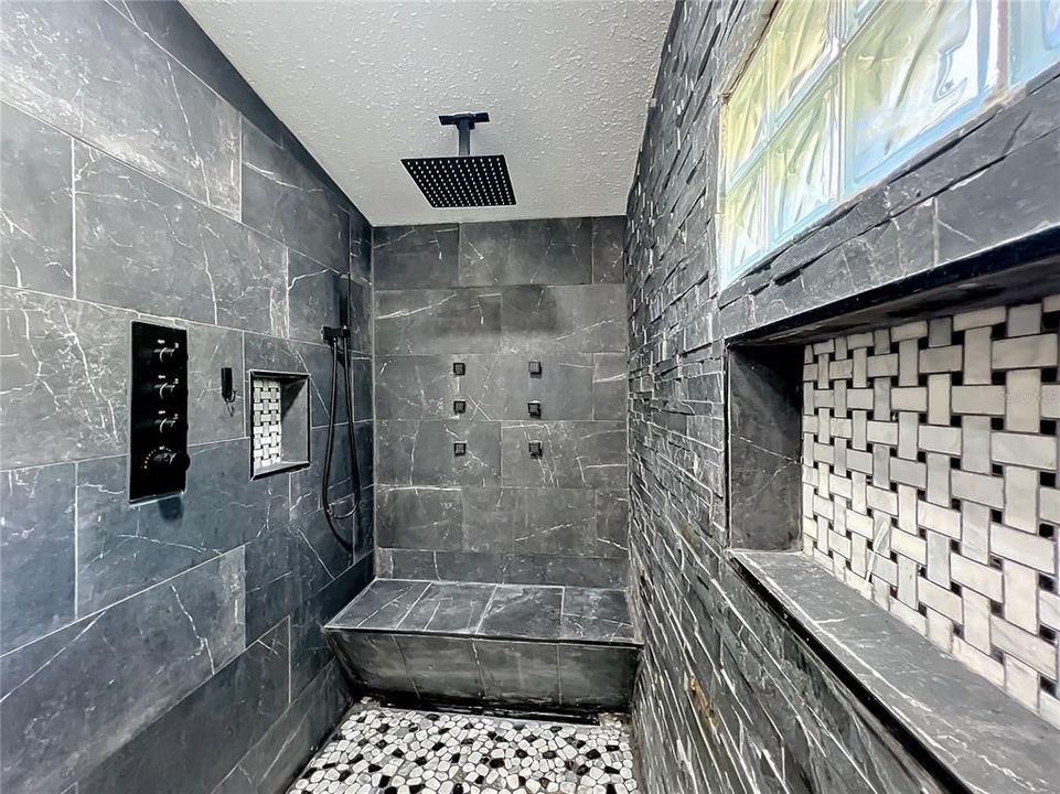 待售: $239,900 (2 贝兹, 2 浴室, 1080 平方英尺)