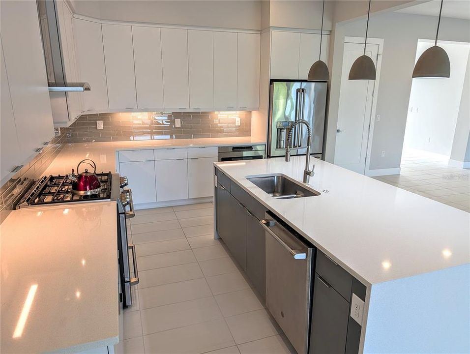 For Rent: $5,500 (3 beds, 3 baths, 2204 Square Feet)