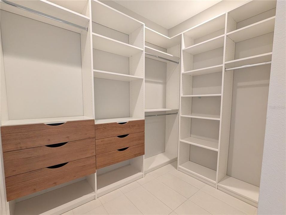 For Rent: $5,500 (3 beds, 3 baths, 2204 Square Feet)