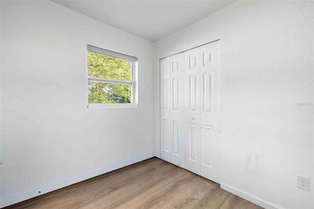 На продажу: $330,000 (3 спален, 1 ванн, 1305 Квадратных фут)