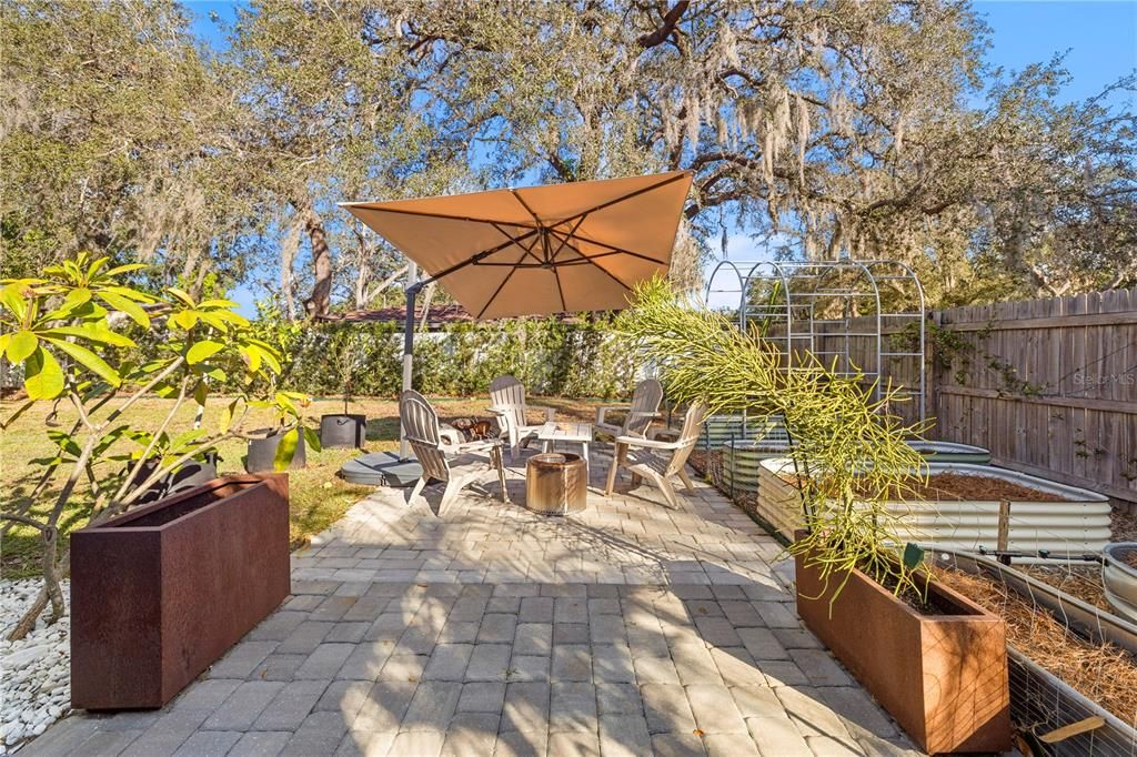 На продажу: $330,000 (3 спален, 1 ванн, 1305 Квадратных фут)