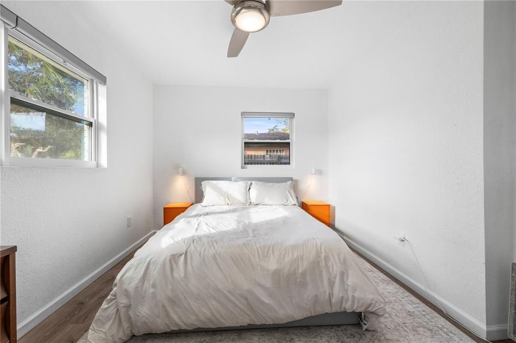 На продажу: $330,000 (3 спален, 1 ванн, 1305 Квадратных фут)