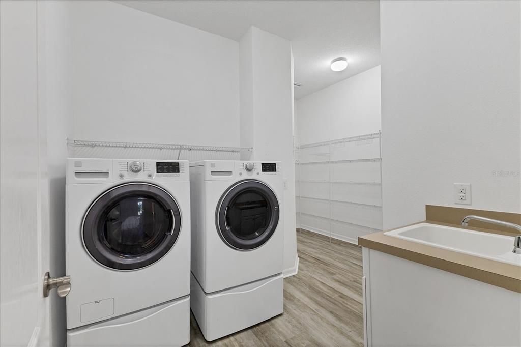 For Rent: $3,475 (4 beds, 3 baths, 2222 Square Feet)