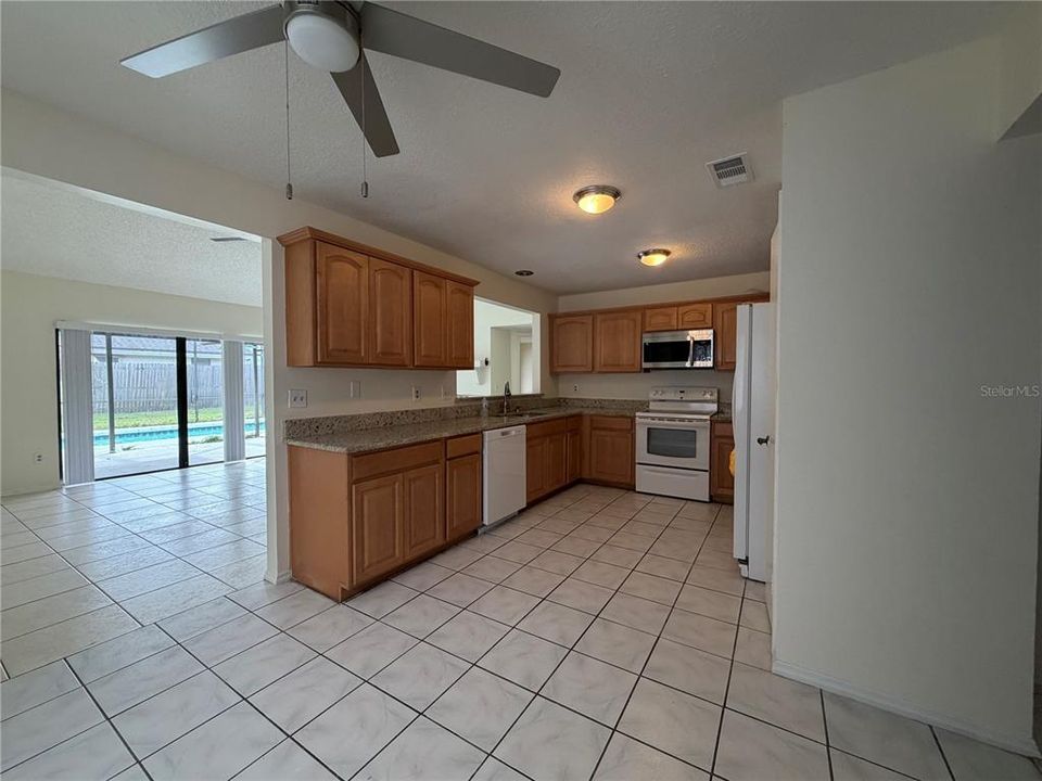 For Rent: $2,700 (4 beds, 2 baths, 2164 Square Feet)