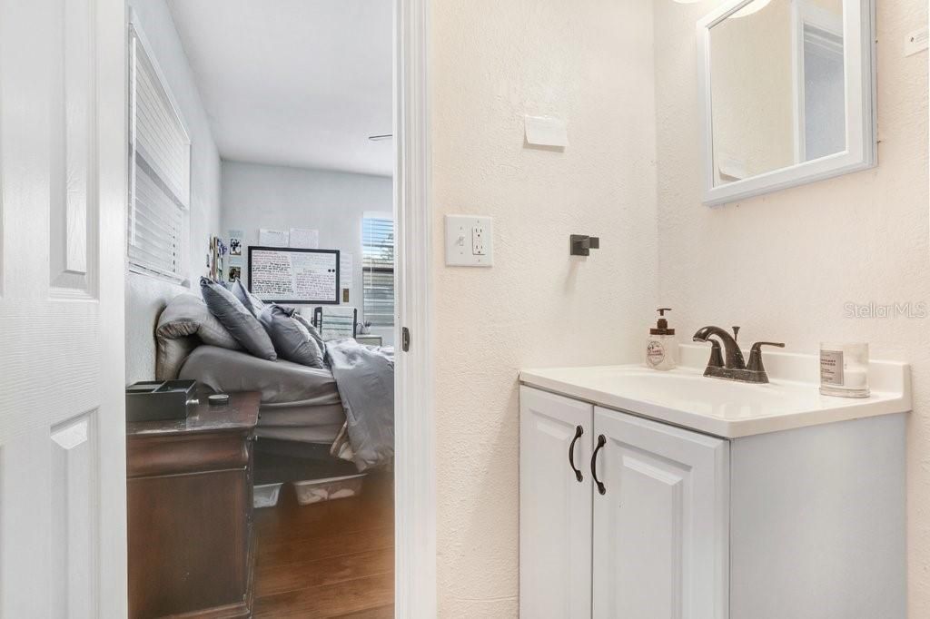 待售: $305,000 (3 贝兹, 1 浴室, 1391 平方英尺)