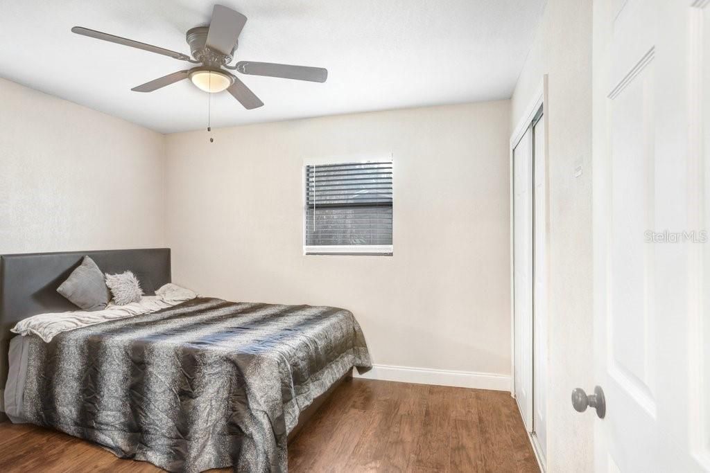 待售: $305,000 (3 贝兹, 1 浴室, 1391 平方英尺)