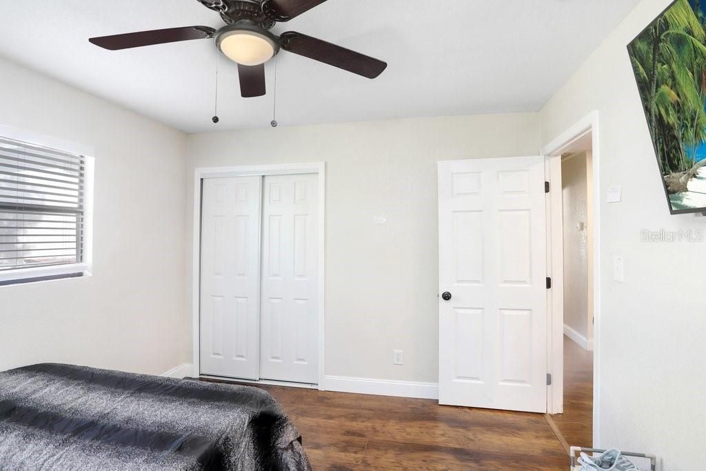 待售: $305,000 (3 贝兹, 1 浴室, 1391 平方英尺)