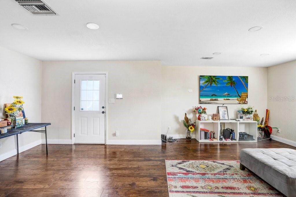 待售: $305,000 (3 贝兹, 1 浴室, 1391 平方英尺)