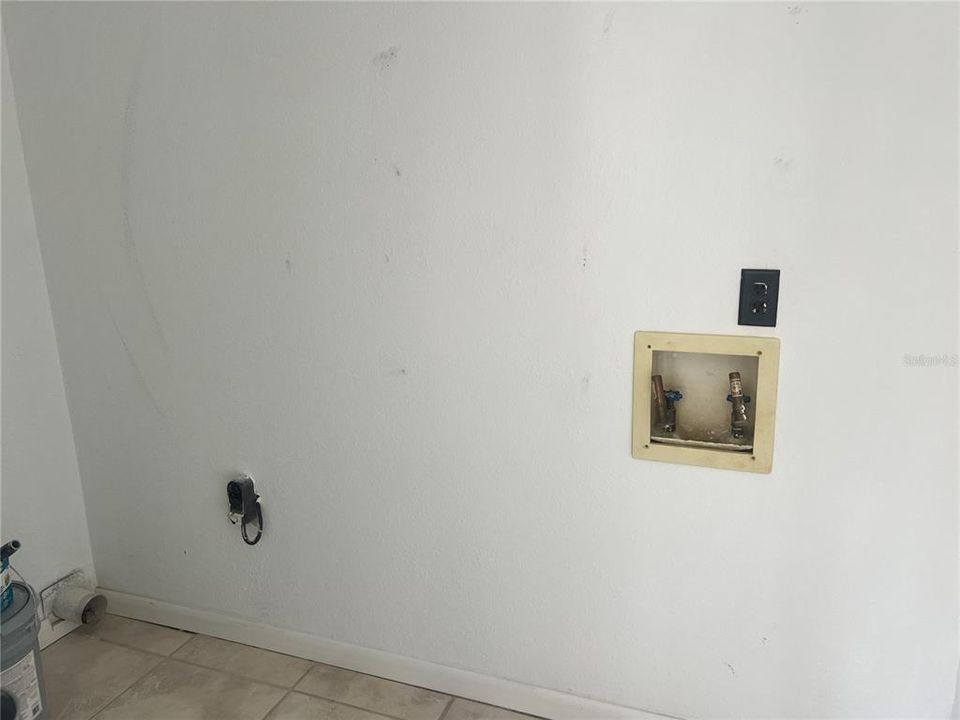 На продажу: $249,000 (2 спален, 2 ванн, 1313 Квадратных фут)