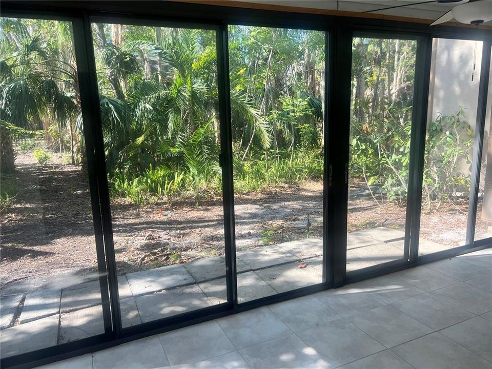 На продажу: $249,000 (2 спален, 2 ванн, 1313 Квадратных фут)