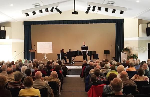 На продажу: $249,000 (2 спален, 2 ванн, 1313 Квадратных фут)