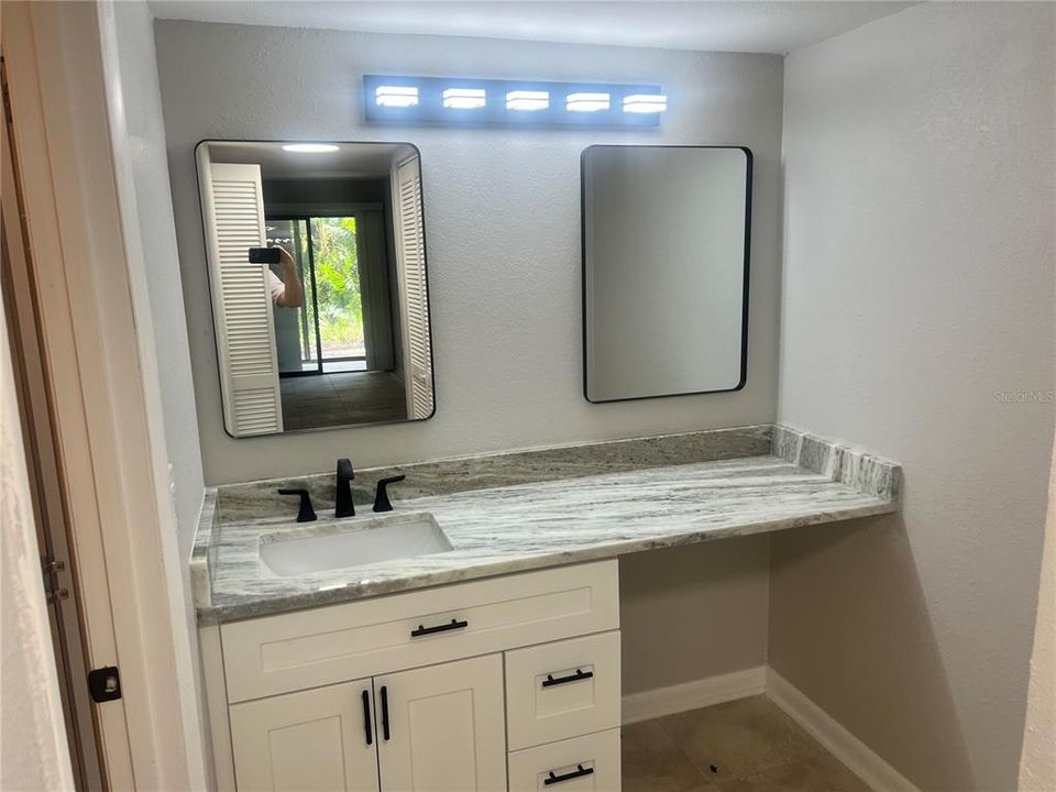 На продажу: $249,000 (2 спален, 2 ванн, 1313 Квадратных фут)