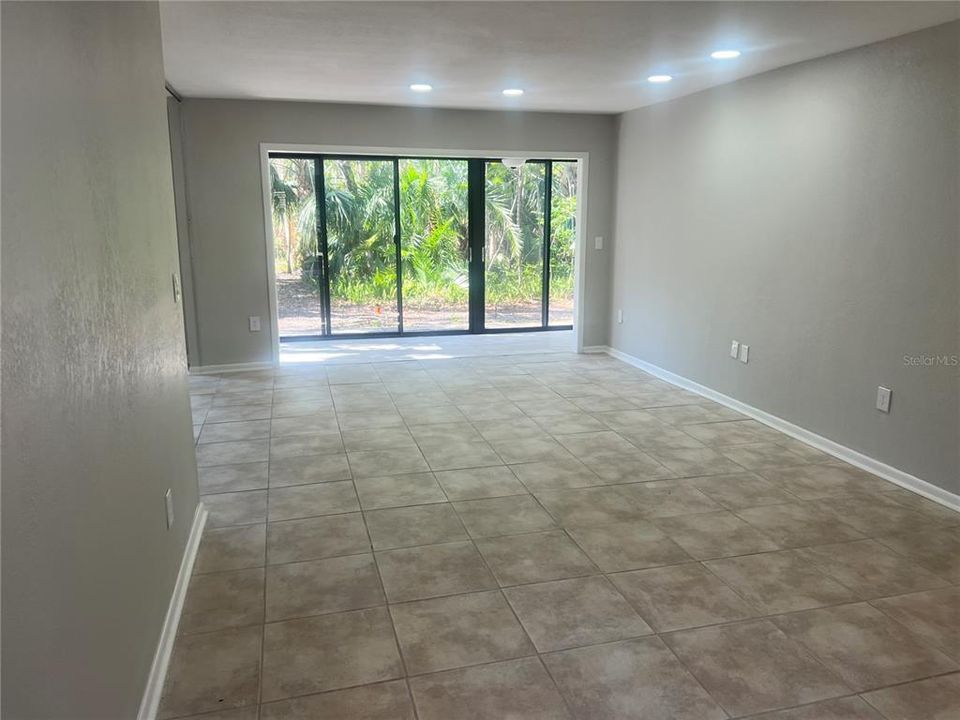 На продажу: $249,000 (2 спален, 2 ванн, 1313 Квадратных фут)