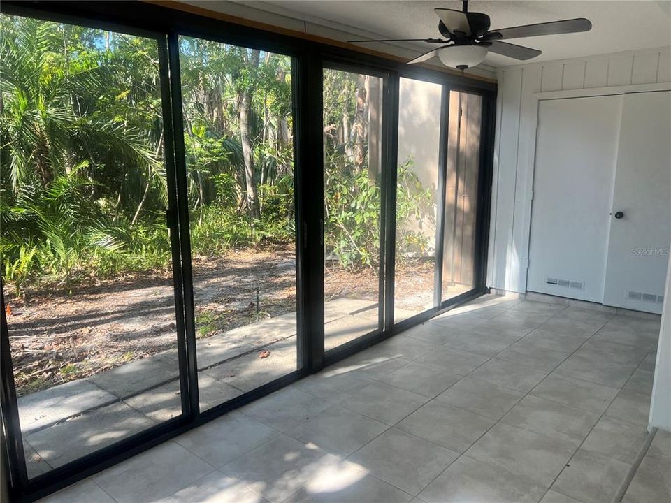 На продажу: $249,000 (2 спален, 2 ванн, 1313 Квадратных фут)