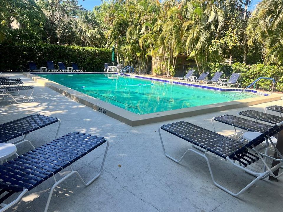 На продажу: $249,000 (2 спален, 2 ванн, 1313 Квадратных фут)