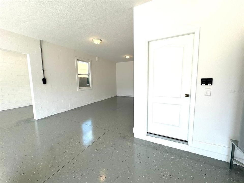 For Rent: $3,900 (5 beds, 4 baths, 3232 Square Feet)