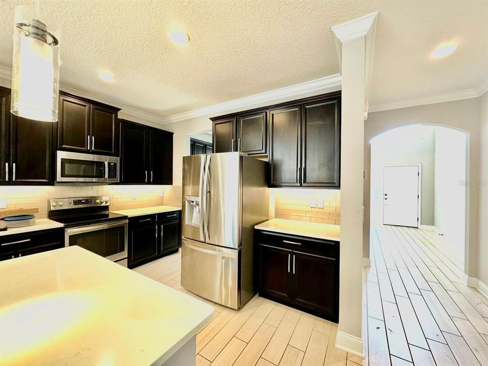 For Rent: $3,900 (5 beds, 4 baths, 3232 Square Feet)