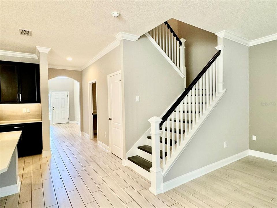 For Rent: $3,900 (5 beds, 4 baths, 3232 Square Feet)