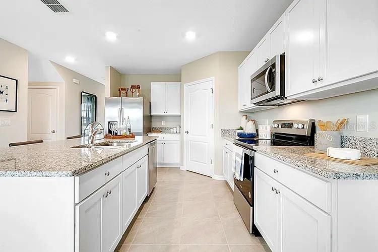 В аренду: $3,490 (5 спален, 3 ванн, 2807 Квадратных фут)