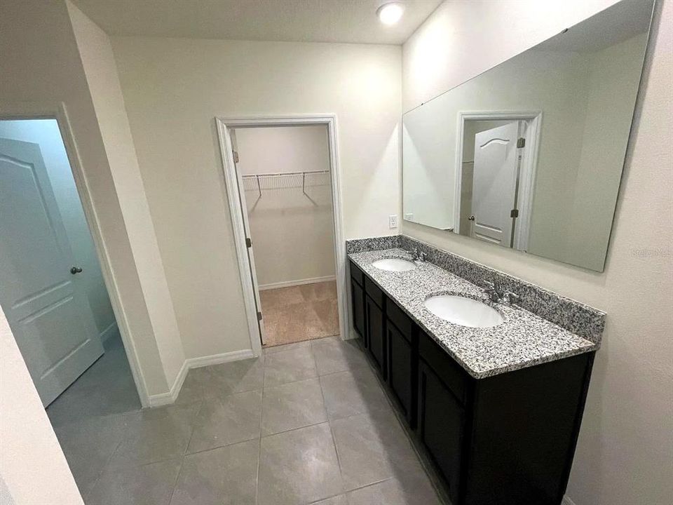 В аренду: $3,490 (5 спален, 3 ванн, 2807 Квадратных фут)