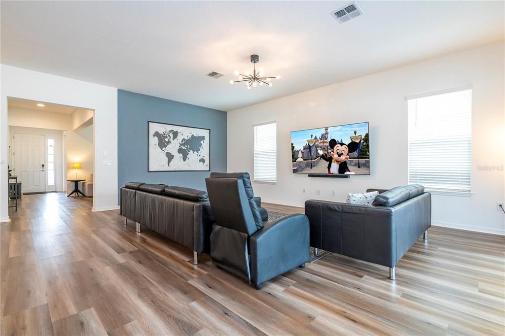 For Sale: $960,000 (5 beds, 4 baths, 3358 Square Feet)