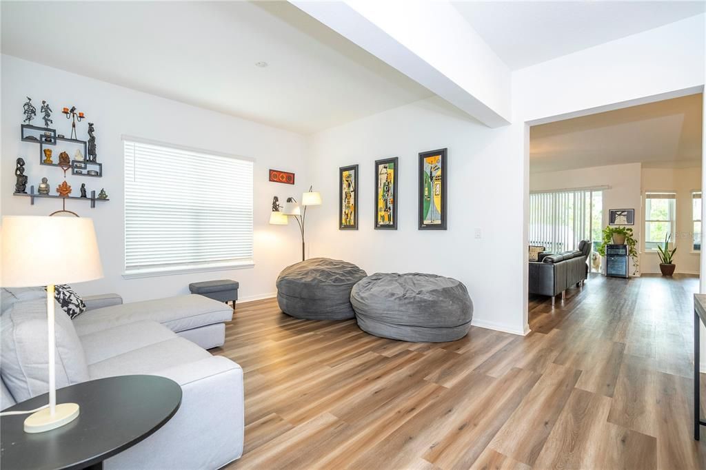 For Sale: $960,000 (5 beds, 4 baths, 3358 Square Feet)