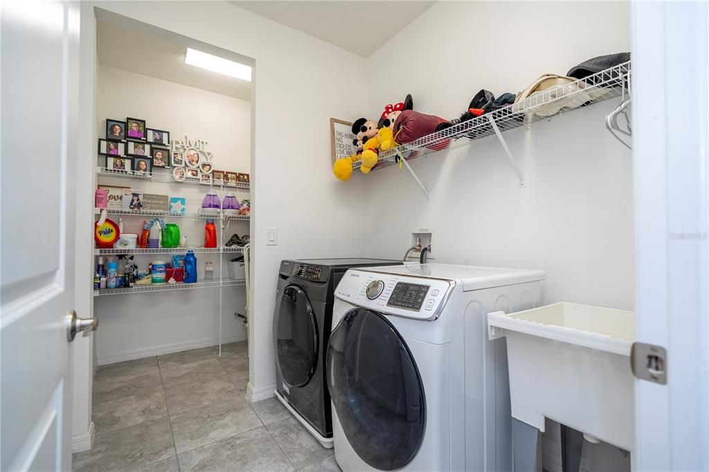 For Sale: $960,000 (5 beds, 4 baths, 3358 Square Feet)