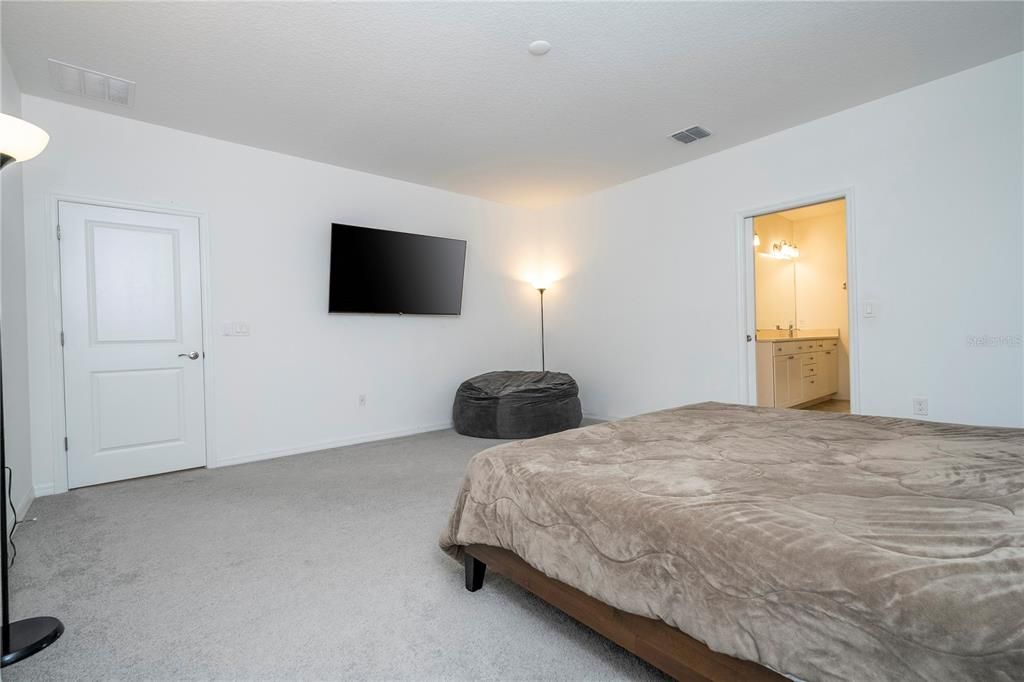 For Sale: $960,000 (5 beds, 4 baths, 3358 Square Feet)