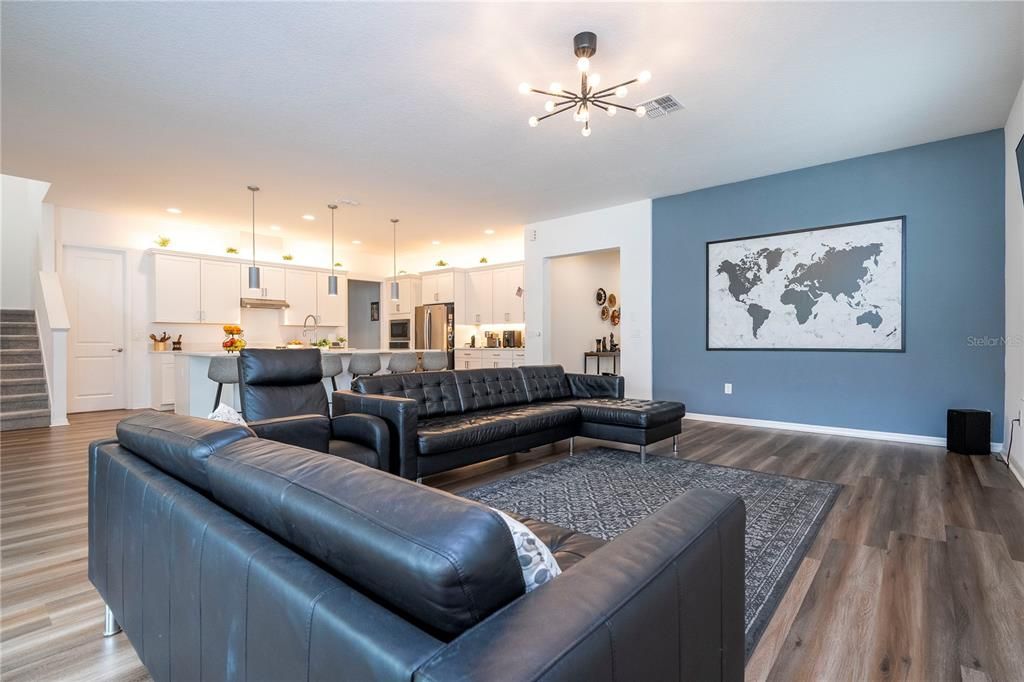 For Sale: $960,000 (5 beds, 4 baths, 3358 Square Feet)