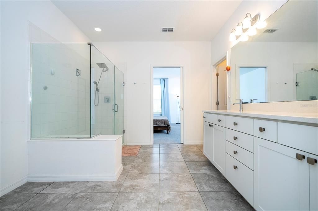 For Sale: $960,000 (5 beds, 4 baths, 3358 Square Feet)