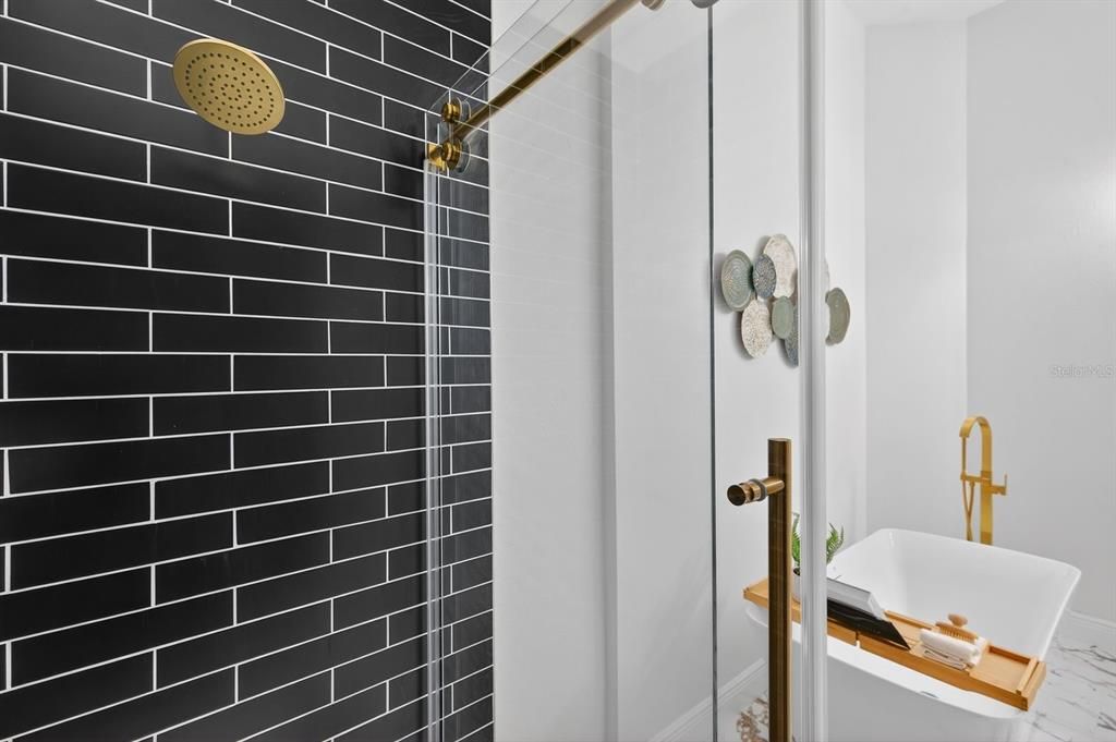 For Sale: $475,000 (3 beds, 2 baths, 1609 Square Feet)