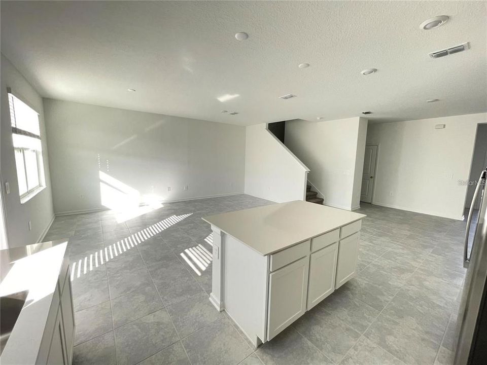 For Sale: $398,999 (4 beds, 3 baths, 1954 Square Feet)