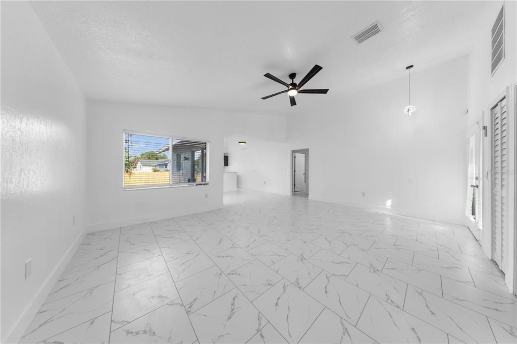 For Sale: $295,000 (2 beds, 2 baths, 1242 Square Feet)