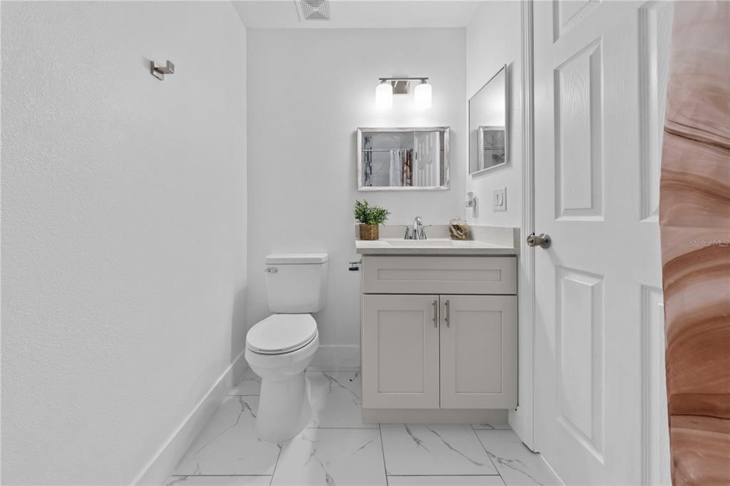 For Sale: $295,000 (2 beds, 2 baths, 1242 Square Feet)