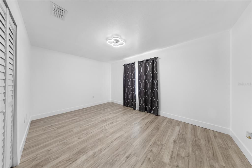 For Sale: $295,000 (2 beds, 2 baths, 1242 Square Feet)