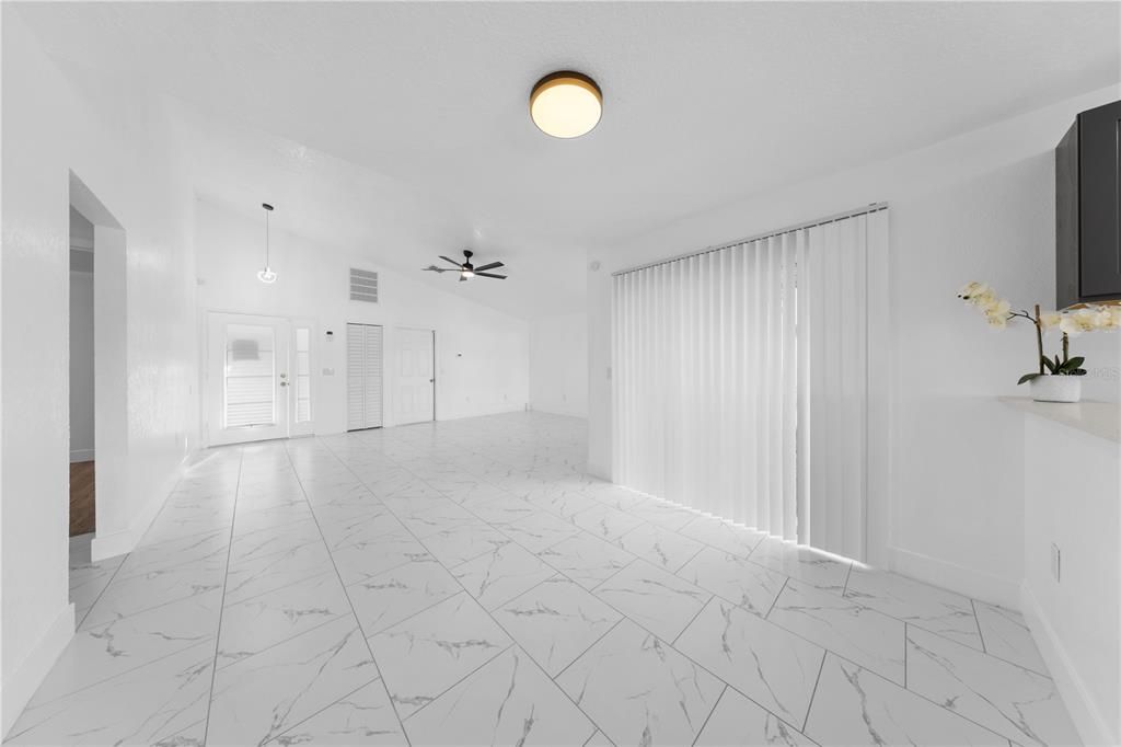 For Sale: $295,000 (2 beds, 2 baths, 1242 Square Feet)