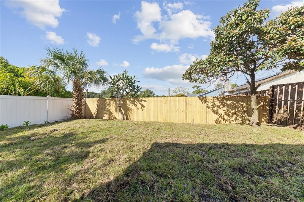 For Sale: $295,000 (2 beds, 2 baths, 1242 Square Feet)