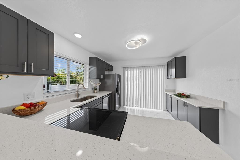 For Sale: $295,000 (2 beds, 2 baths, 1242 Square Feet)