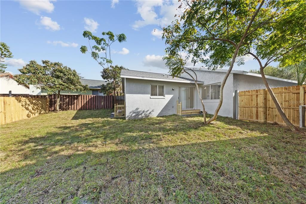 For Sale: $295,000 (2 beds, 2 baths, 1242 Square Feet)