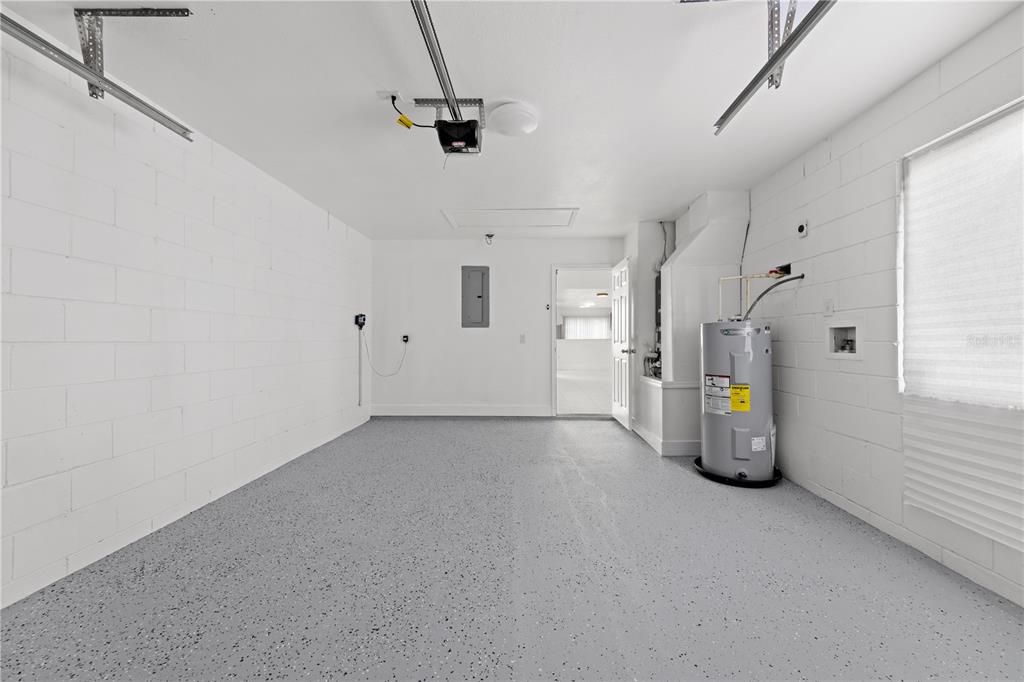 For Sale: $295,000 (2 beds, 2 baths, 1242 Square Feet)