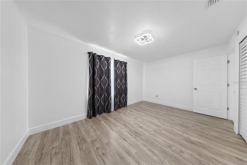 For Sale: $295,000 (2 beds, 2 baths, 1242 Square Feet)