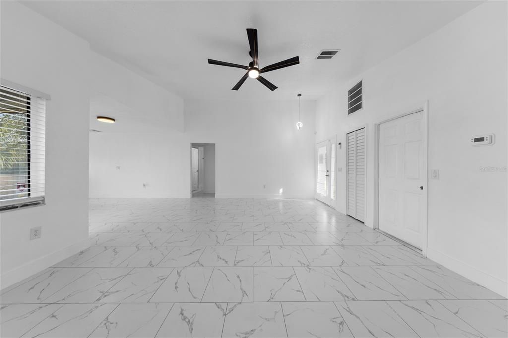 For Sale: $295,000 (2 beds, 2 baths, 1242 Square Feet)