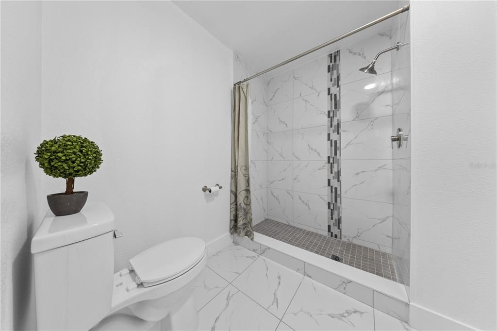 For Sale: $295,000 (2 beds, 2 baths, 1242 Square Feet)