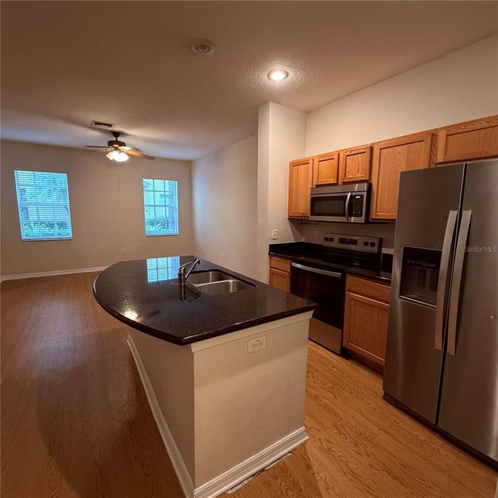 На продажу: $315,000 (2 спален, 2 ванн, 1598 Квадратных фут)