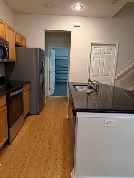 На продажу: $315,000 (2 спален, 2 ванн, 1598 Квадратных фут)