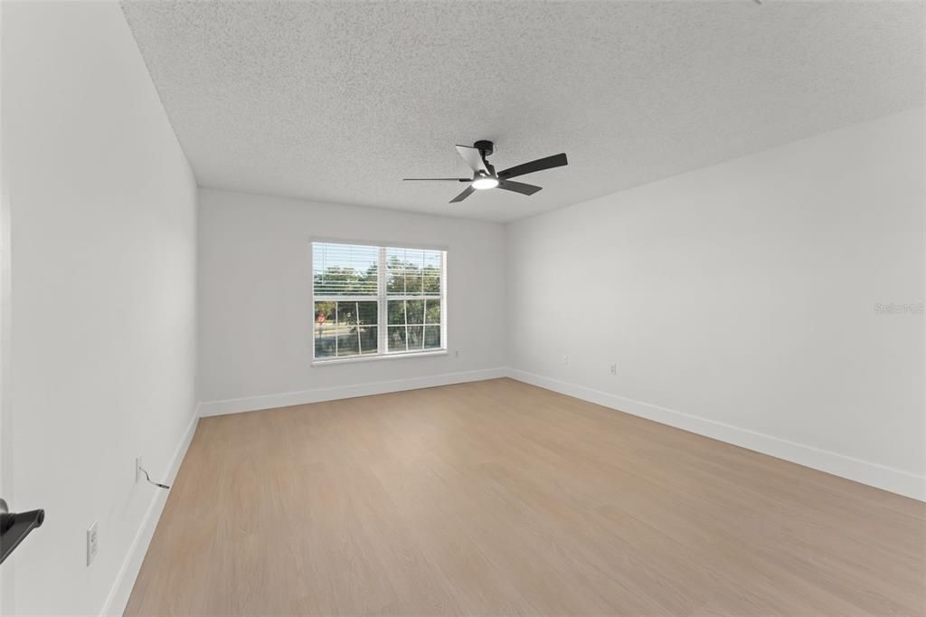 For Sale: $379,900 (4 beds, 2 baths, 2328 Square Feet)