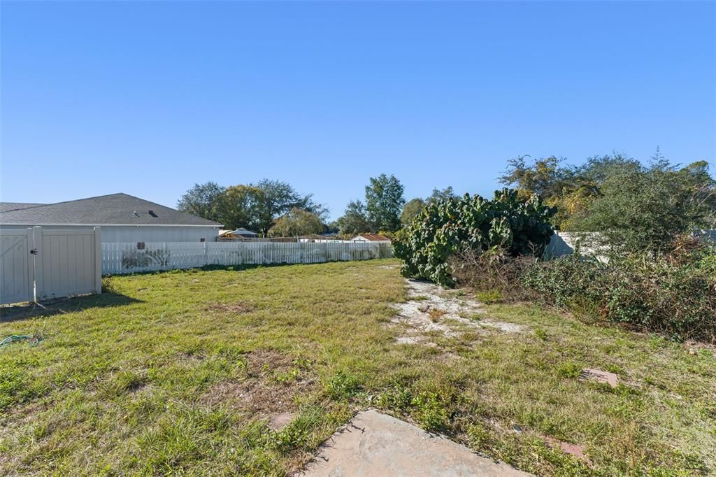 For Sale: $379,900 (4 beds, 2 baths, 2328 Square Feet)