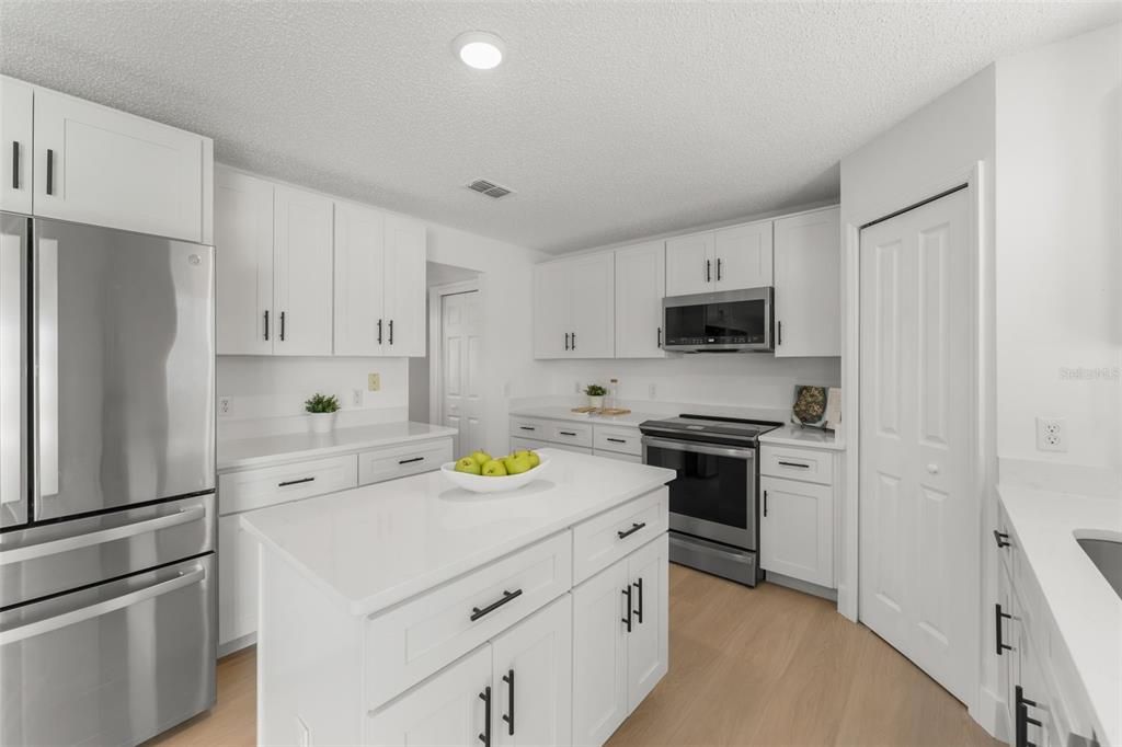 For Sale: $379,900 (4 beds, 2 baths, 2328 Square Feet)